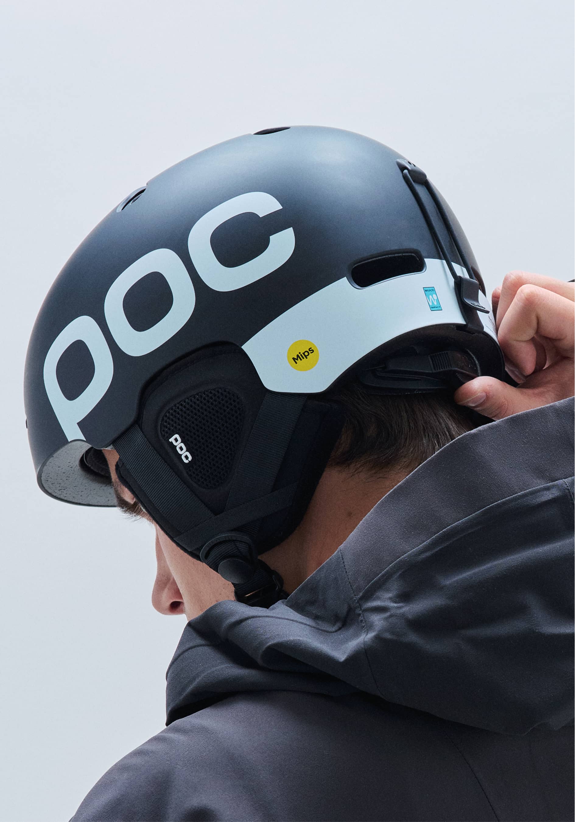 Auric Cut BC MIPS Ski Helmet に Uranium Black Matt | POC (JP)