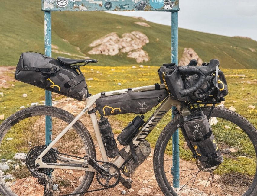 Canyon Stitched 360 Pro Nineyard / Dirt / Rowery górskie / Katalog