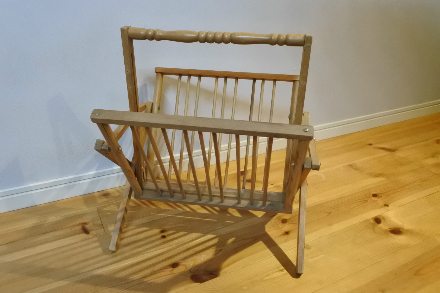 ビンテージ】アメリカ ミッドセンチュリー木製折り畳みマガジンラック