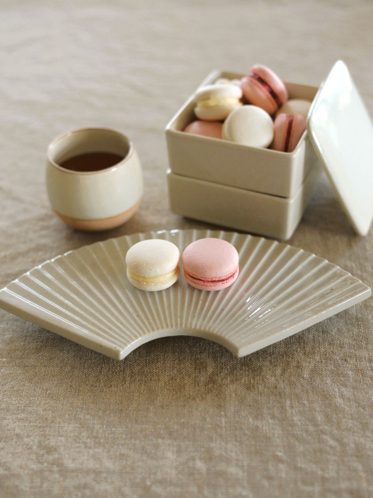 皿・プレート :: 27cm以上 :: タッカ 扇皿 - マルミツウェブストア