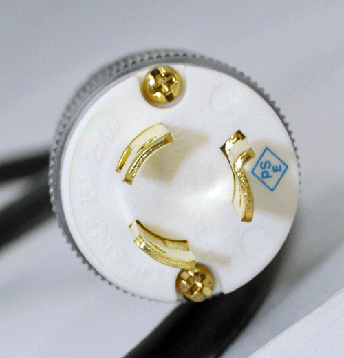 200V専用、WATTGATE シールド重鉄タップ！