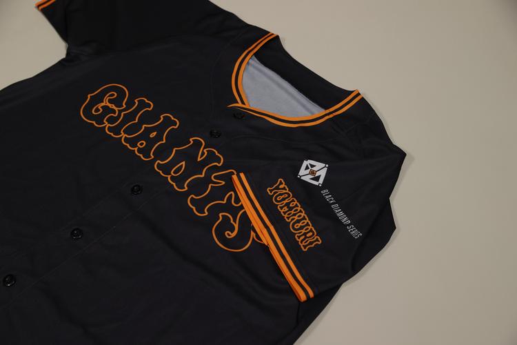 球場が“黒く染まる”「BLACK DIAMOND SERIES」を今年も開催 | 読売