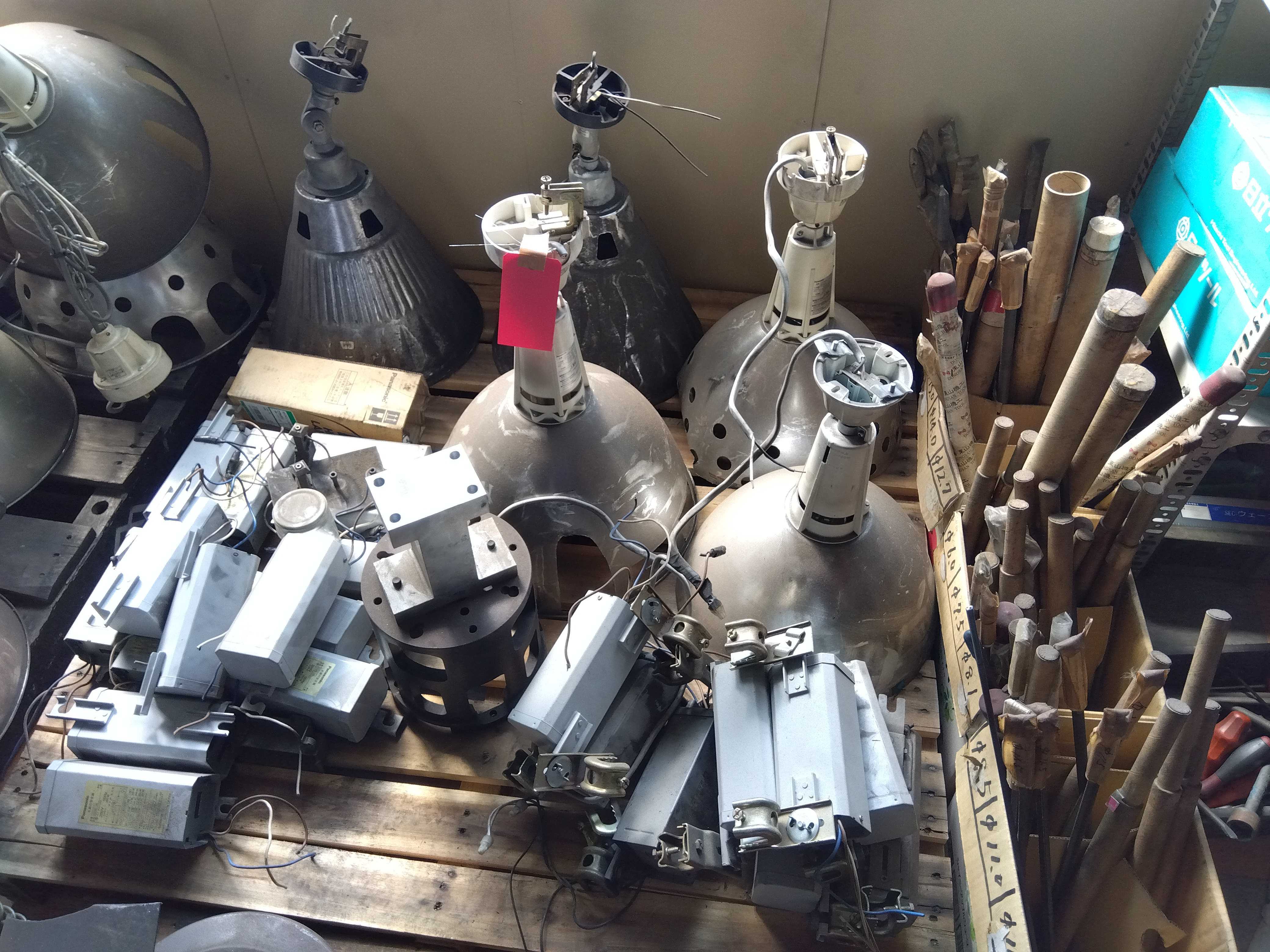 中古価格] 水銀灯、安定器 まとめ売り(パナソニック電工（安定器