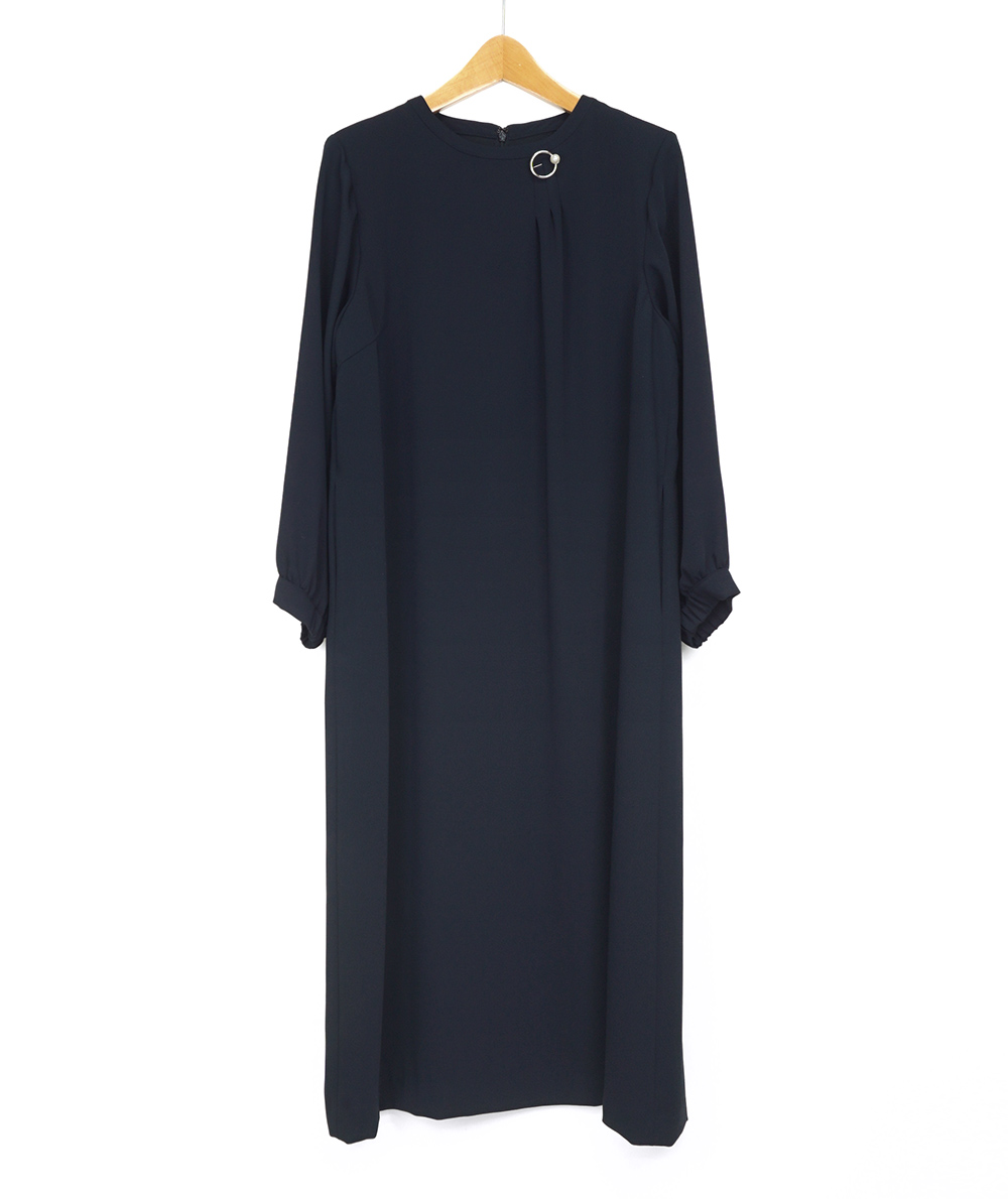 ブローチ付きアシメタックワンピース(ドレス) | Alphabet's alphabet