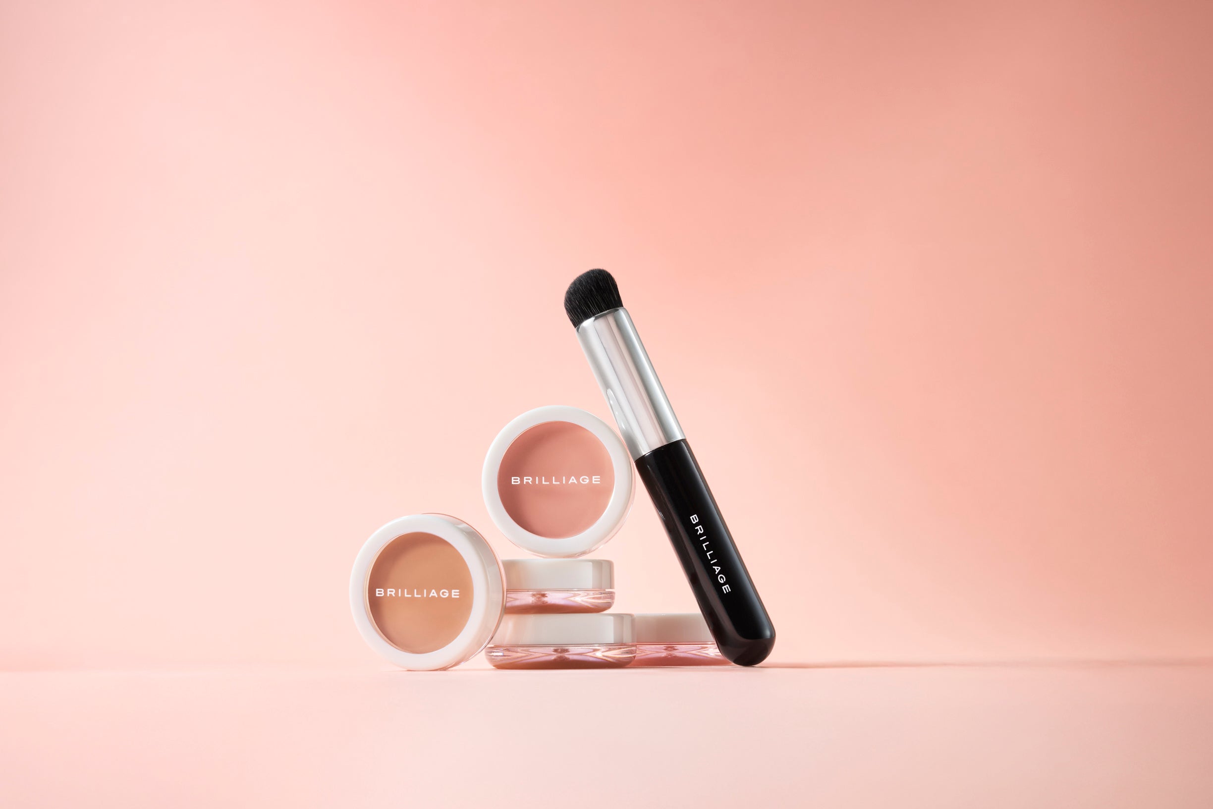 再入荷分も完売！大人気のカモフラージュ コンシーラーチークが人気の