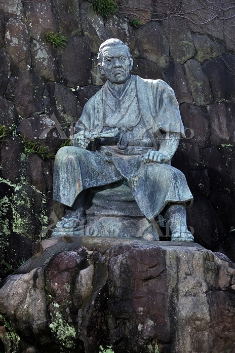 陶器製／清水の次郎長像。縁起物・歴史上人物。【箱無し 現状】 陶器製／