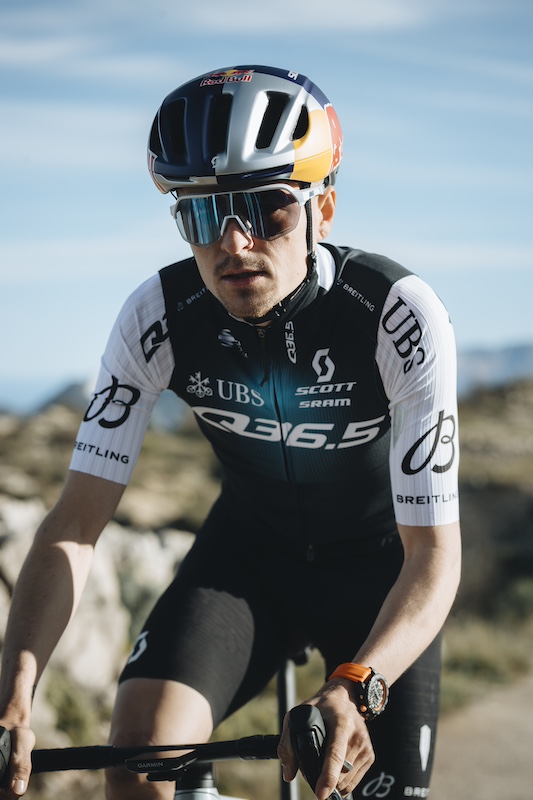 Q36.5チームジャージが発売開始…プロ仕様を揃えると10万円超 - PRESSPORTS