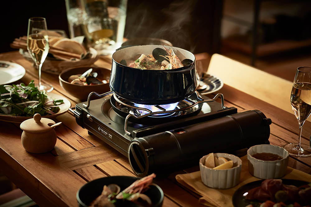 イワタニのアウトドアブランドがリニューアル！ 折りたたみ式カセット