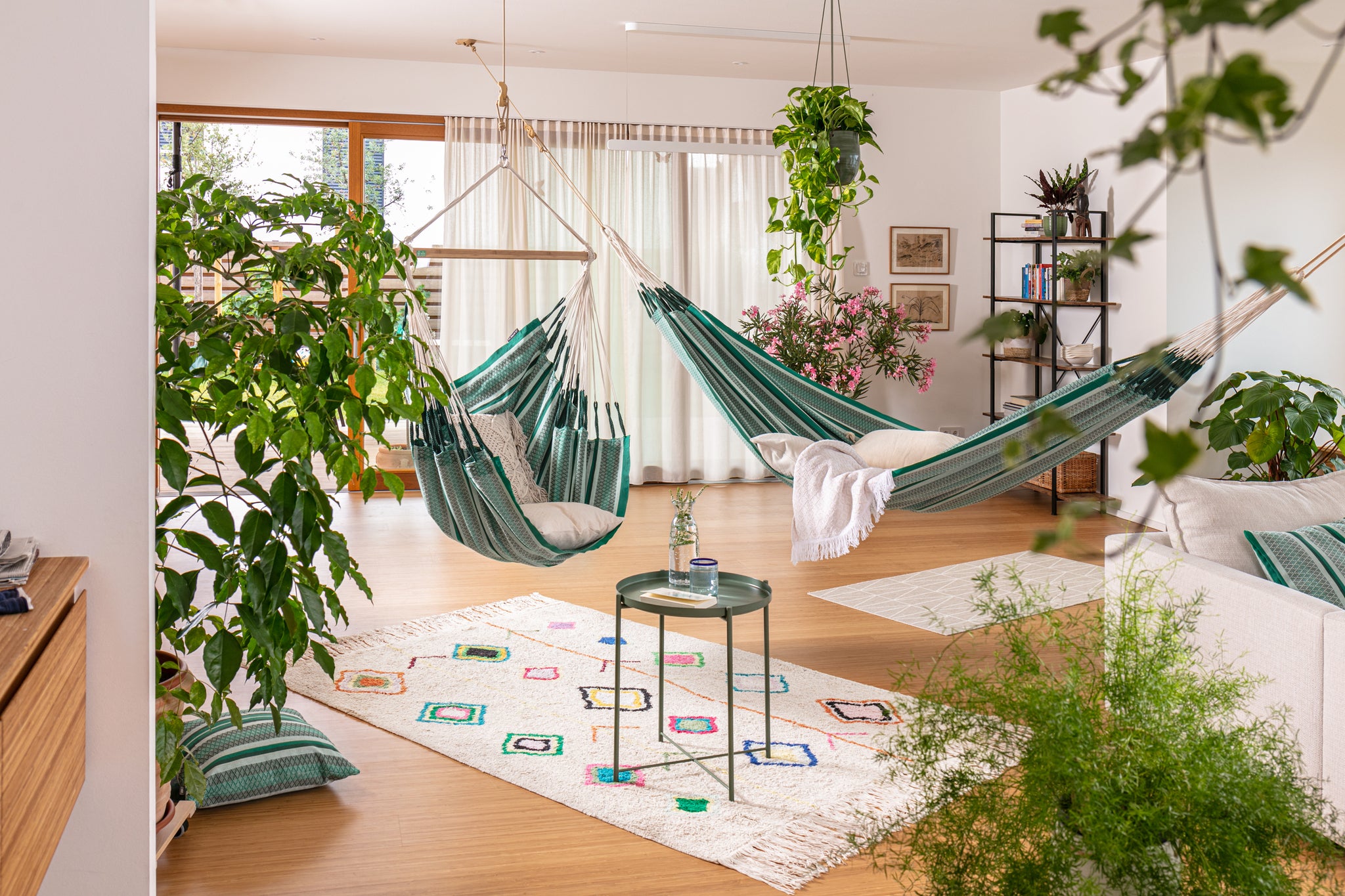 部屋のテイストに合わせて選ぶ ! ドイツのハンモックブランドLA SIESTA