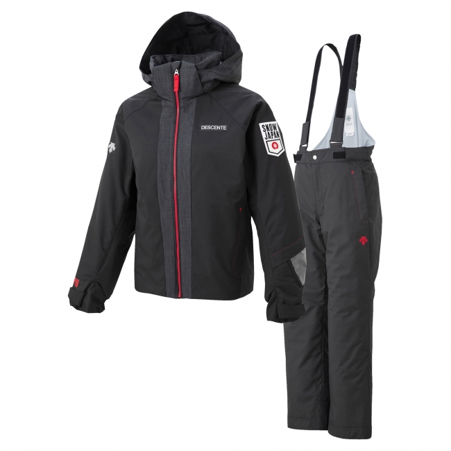 スイスナショナルチームレプリカモデル」と「SNOW JAPANナショナル