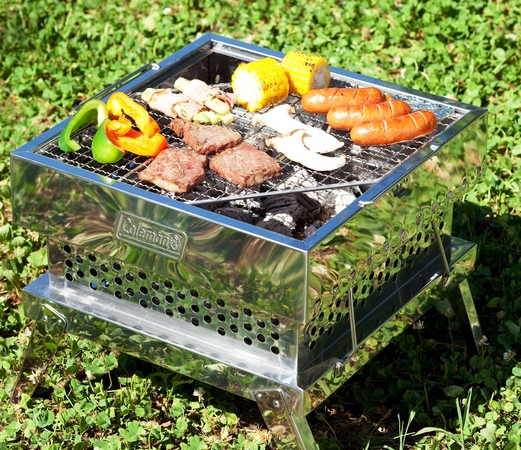 キャンプの夜が断然盛り上がる！BBQも出来る焚火台と焚火テーブル