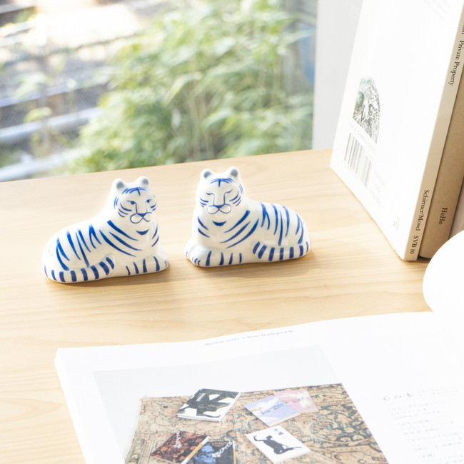 新作！】北欧のアーチスト、リサ・ラーソンの「とらの子のこけし」と