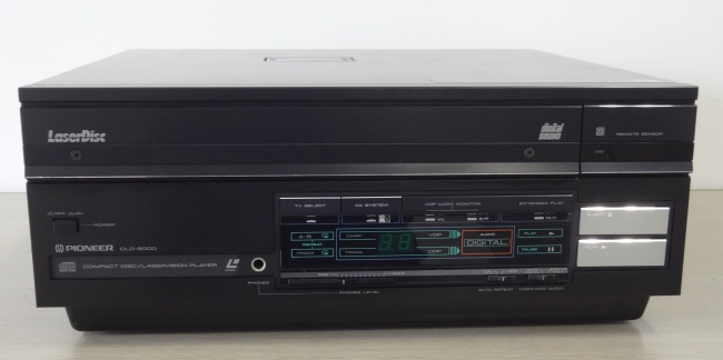 レーザーディスクプレーヤー3機種が、国立科学博物館の未来技術遺産に