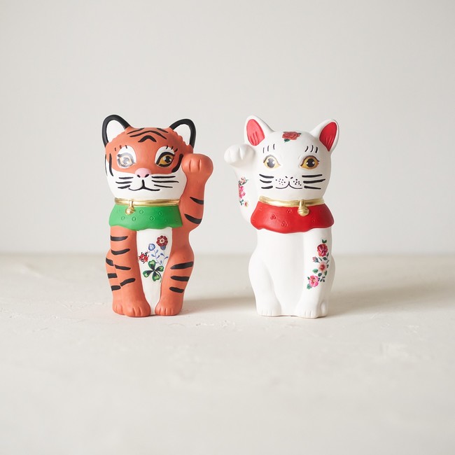 ナタリー・レテさんによる描きおろしのアートを使用したニューイヤー