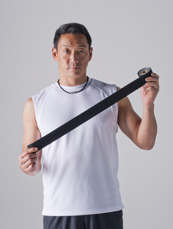 世界の鉄人」金本知憲氏監修 『チタンテープ X100 BLACK』発売のご案内