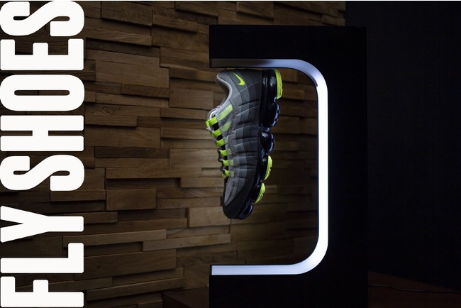 無重力のように浮く!?スニーカーディスプレイ【FLY SHOES】 | 株式会社