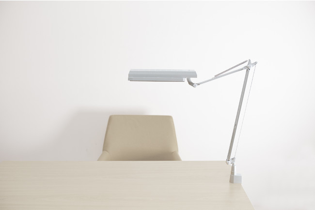 こんなライトが欲しかった』ネイリストの悩みを解決。プロネイリスト