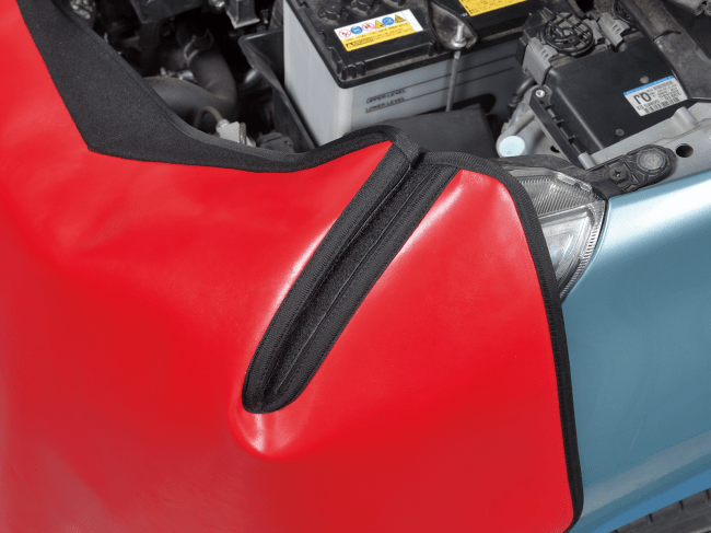 お客様の車を傷つけない！「フロントカバー」と「フェンダーカバー」を