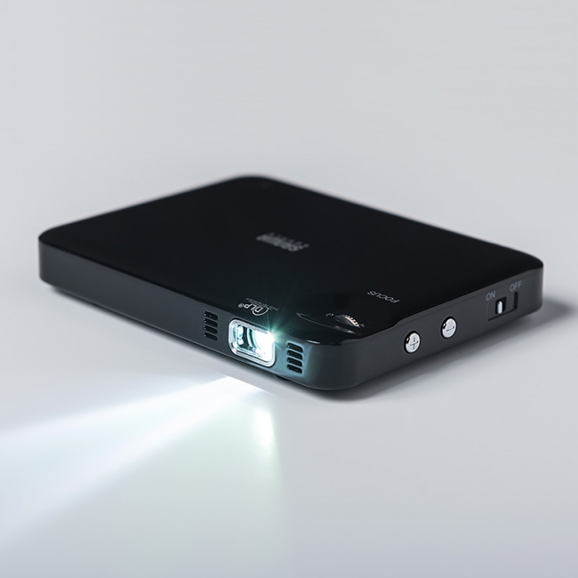 接続簡単！スマホ画面を速攻投影可能なモバイルプロジェクターを8月24