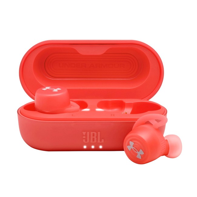 JBLとアンダーアーマーのコラボレーションモデルよりファッショナブル