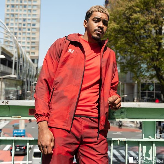 サッカーを身に纏うライフスタイルブランド「B/（ビースラッシュ