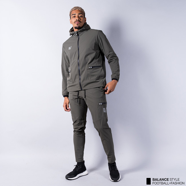 サッカーを身に纏うライフスタイルブランド「B/（ビースラッシュ