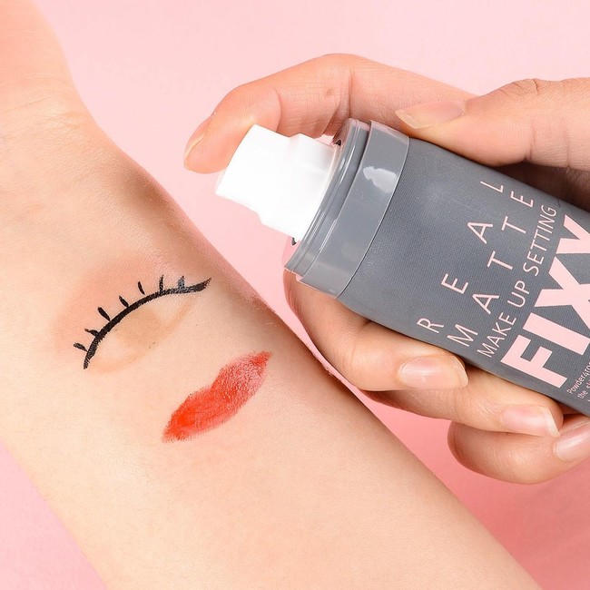 日本初上陸、韓国発の国民的メイクキープスプレー「FIXX（フィクサー