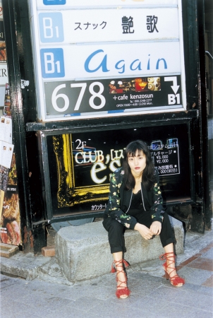 森星さん、小松菜奈さんなど豪華キャストが登場する写真集「SLY TOKYO