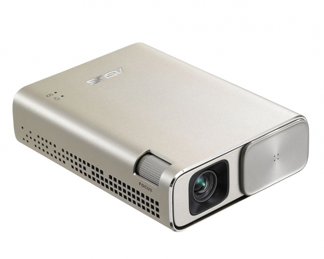 Mirco USBで楽々つなぐ、120インチ大画面のポケットサイズ