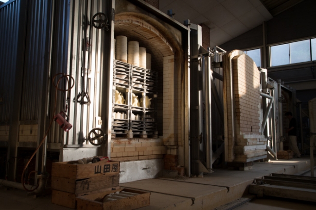 190年近くもの歴史を有するゲランと、昨年創業400年を迎えた有田焼が