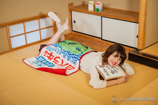 これは欲しい】白バラグッズ新商品”ブランケット”がヴィレヴァン