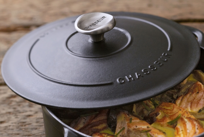 日本上陸10周年記念 フランス製 高級鋳物ホーロー鍋「CHASSEUR