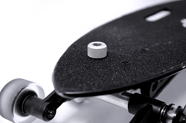 新しい都会の移動手段！8輪スケートボード「Stair-Rover（ステア