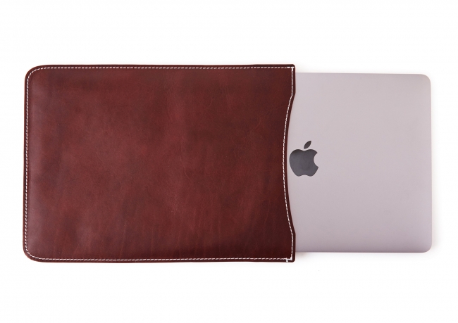 すべてのMacBook（MacBook/Pro/Air）に展開、職人謹製の本革ジャケット