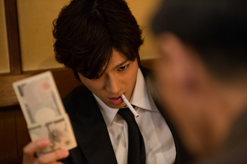 人気上昇中、山田裕貴出演の金×暴力×欲望を鋭くえぐる映画「闇金