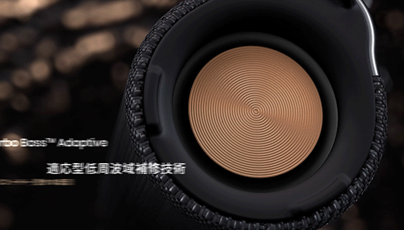 目標達成率14000％】小さなボディに、音の劇場。特許技術の立体音響