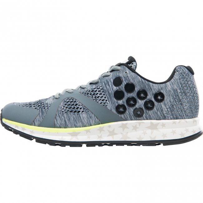 3月16日より】SVOLME初のランニングシューズ『STRELLA』が発売 | 株式