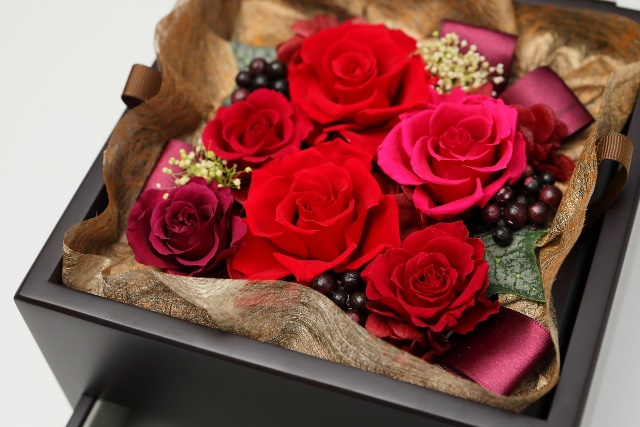 新たな慶祝用電報台紙プリザーブドフラワーDENPO「オルゴール