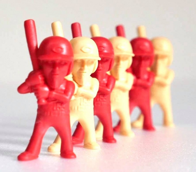 広島東洋カープ公認グッズ。選手がミニフィギュアになった「炎の赤ヘル