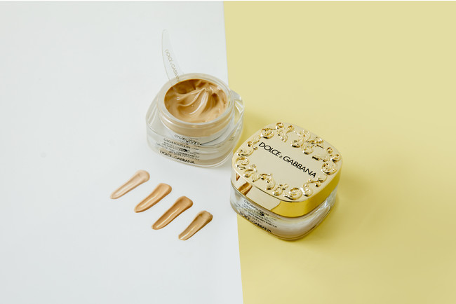 くすみ知らずのしっとりなめらかな上品肌に！ みずみずしい付け心地の