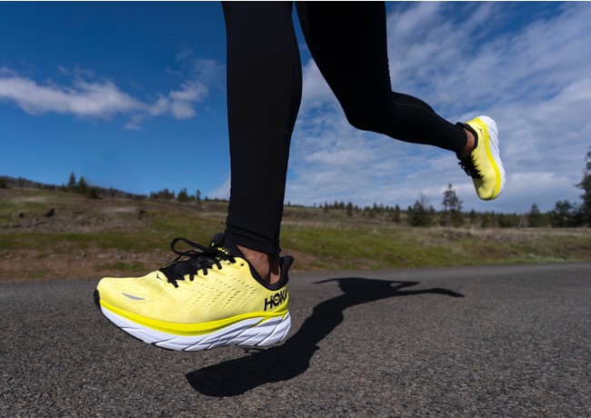HOKA ONE ONEから、定番ロードランニングシューズ「CLIFTON」がさらに