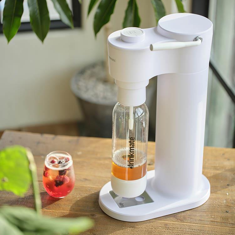 お好きな飲み物を炭酸に！画期的ソーダメーカー「ドリンクメイト