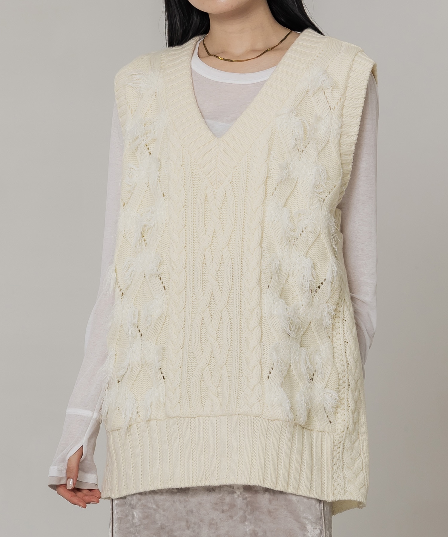 ケーブルフリンジニットベスト(FREE WHITE): : ウィメンズ｜PUBLIC
