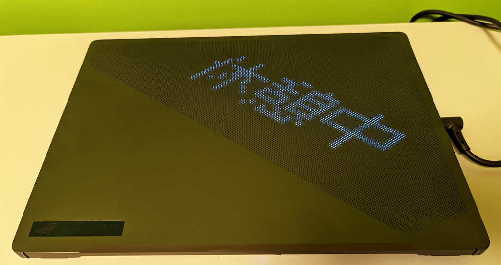 ASUS「ROG Zephyrus G14（2022）」レビュー ピクセルアート天板「AniMe