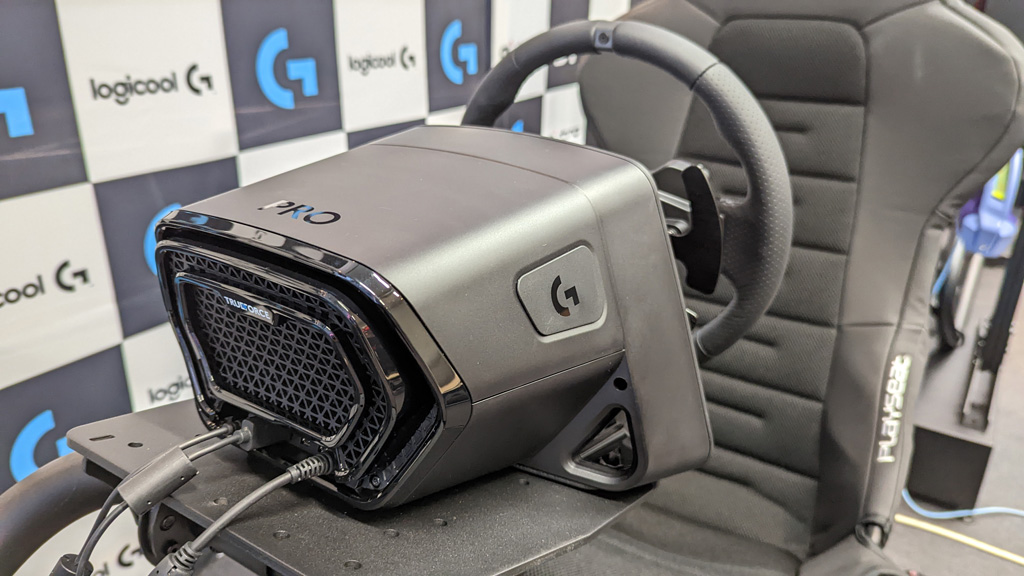 ロジクールがハンドルコントローラーとペダルの新製品「PRO Racing