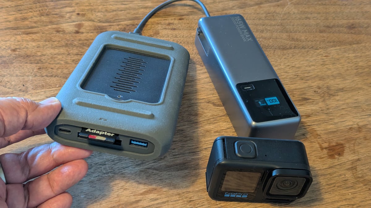 最大16TBを手軽に持ち運べるポータブルNAS「UnifyDrive UT2」レビュー