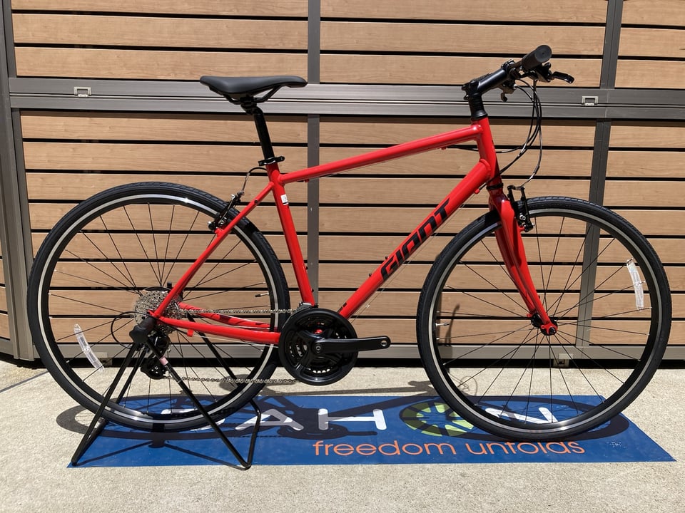 下鴨店】ロングセラーモデル GIANT ESCAPE R3 （ジャイアント