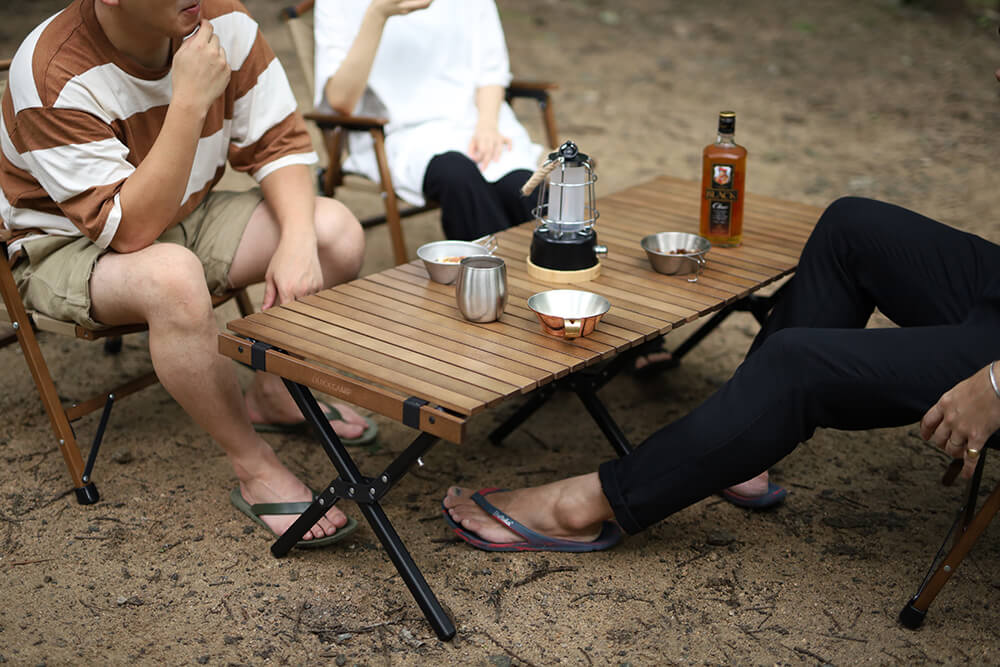 外でも中でもシーンを選ばないウッドローテーブル2種が新登場。 ｜活動