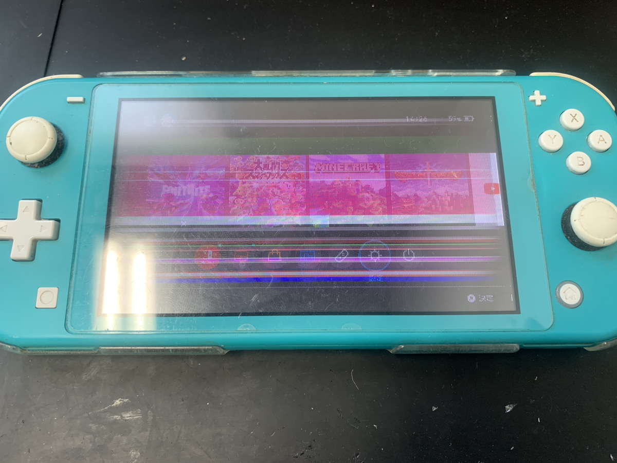Nintendo Switch Lite ピンク 画面ヒビあり 突然液晶がピンク色になっ
