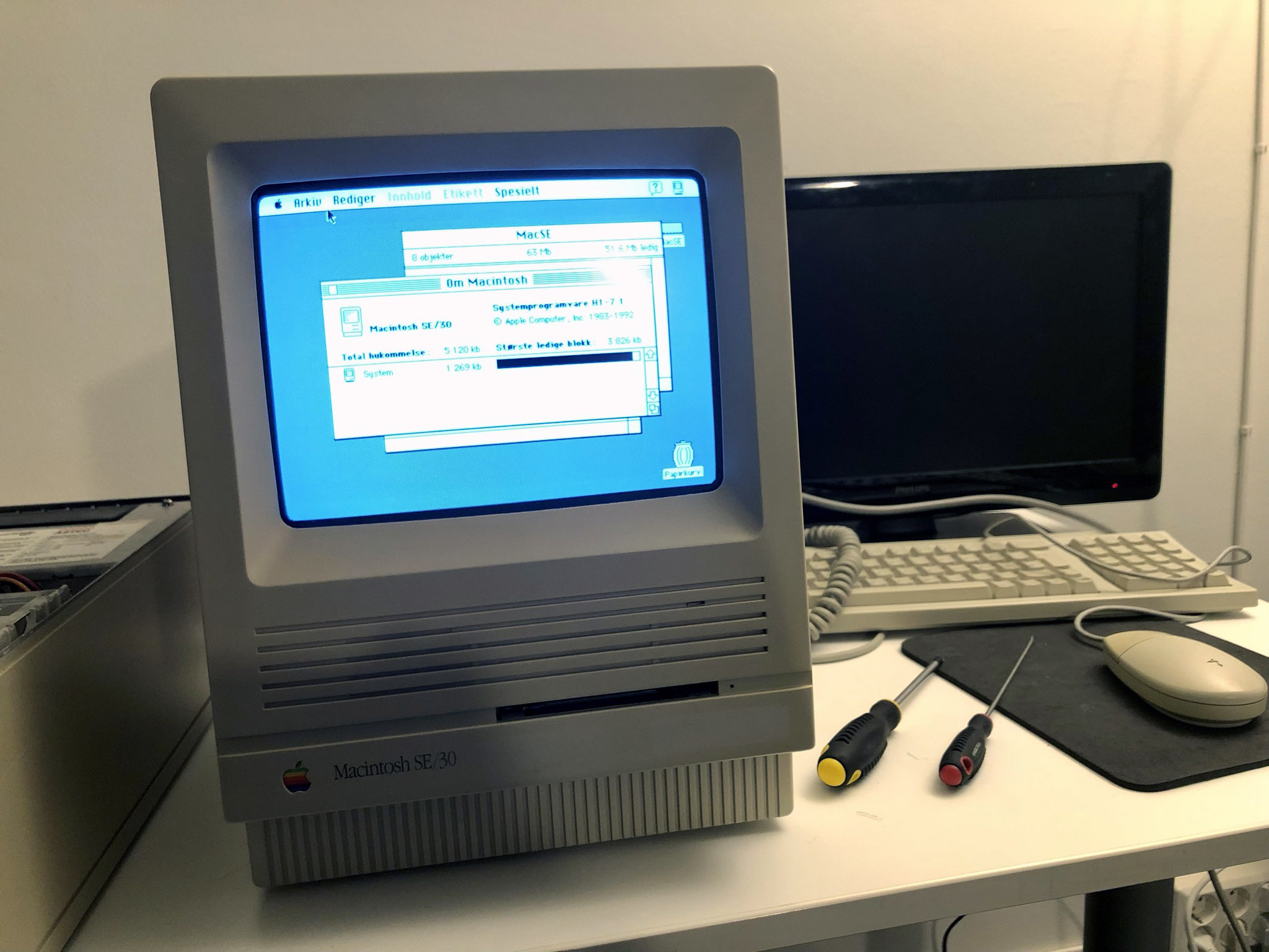 Macintosh SE/30 1991年7月製 最終ロット Macintosh SE/30 – Remi's